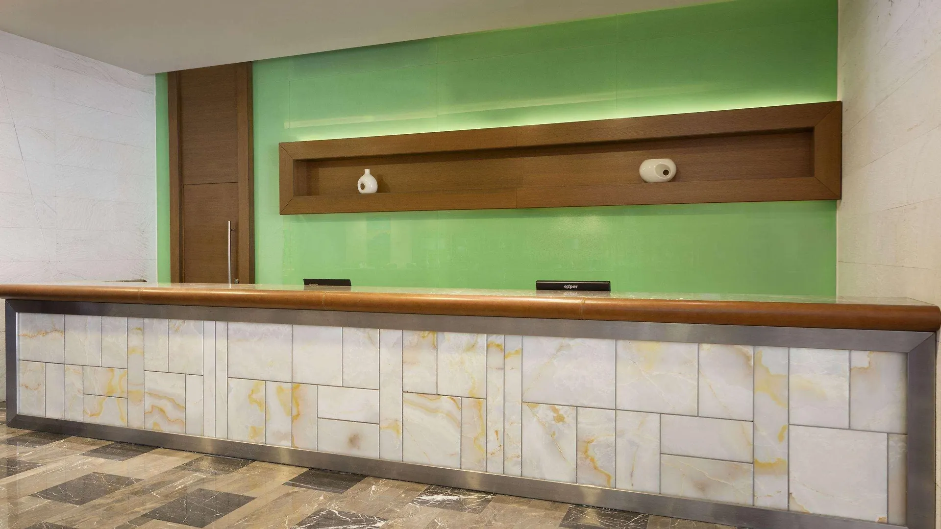 מלון Ramada Plaza אנטליה