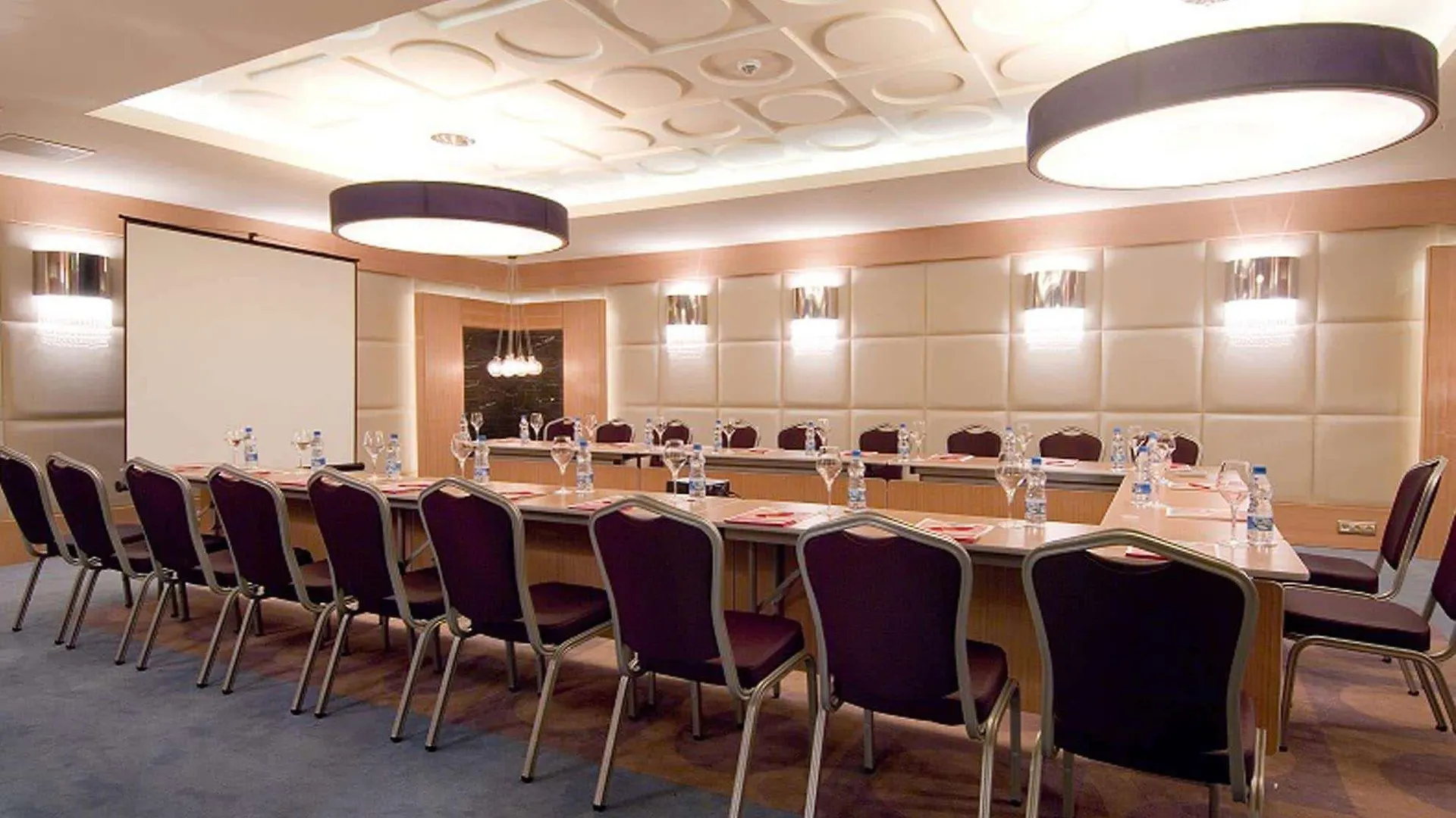 מלון Ramada Plaza אנטליה