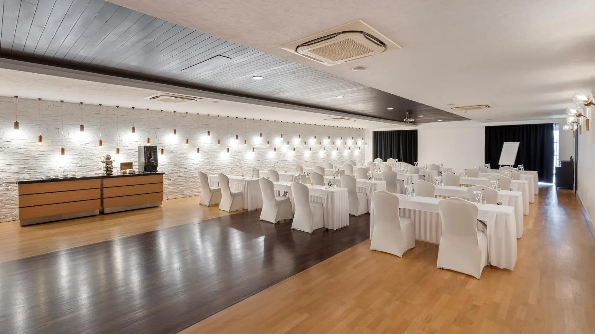 מלון Ramada Plaza אנטליה