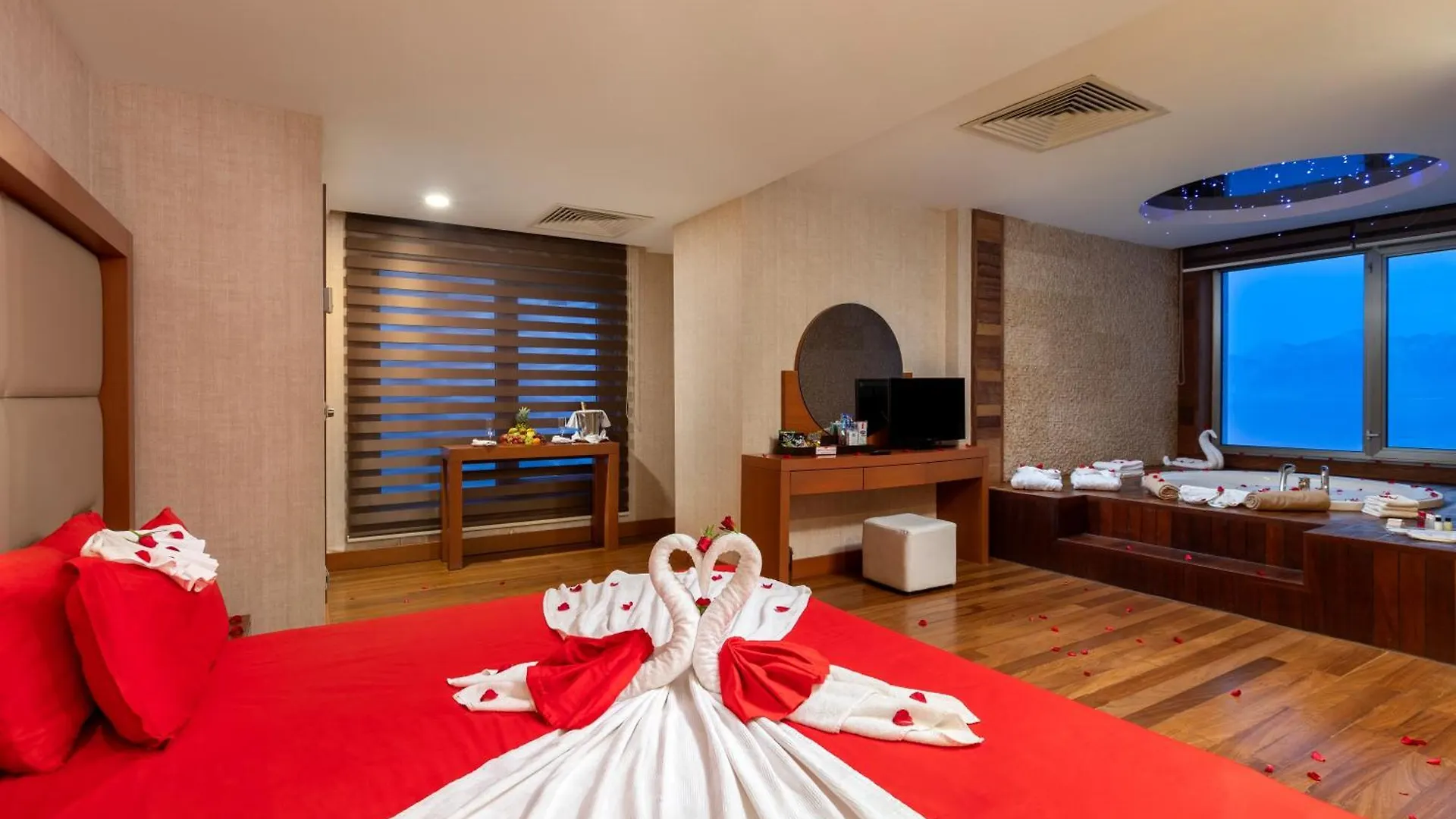 Ramada Plaza Antalya Hotel