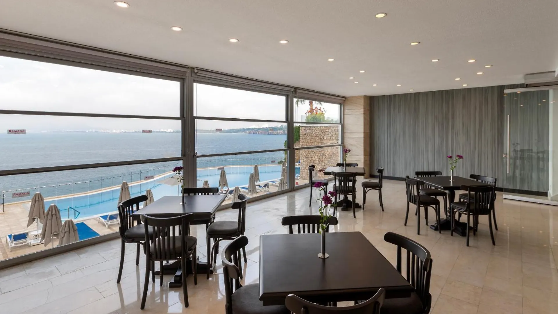 Ramada Plaza Antalya Hotel
