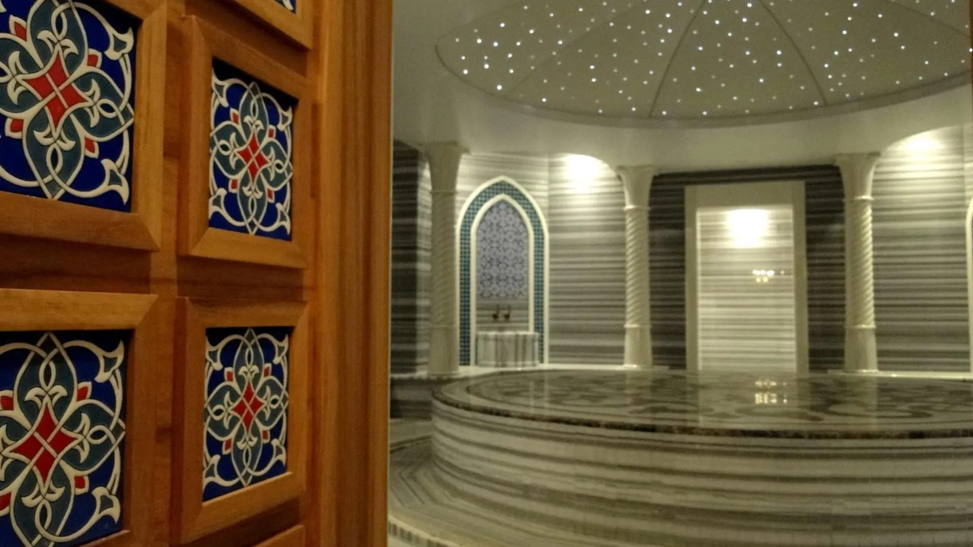 Ramada Plaza Antalya Hotel 5*,