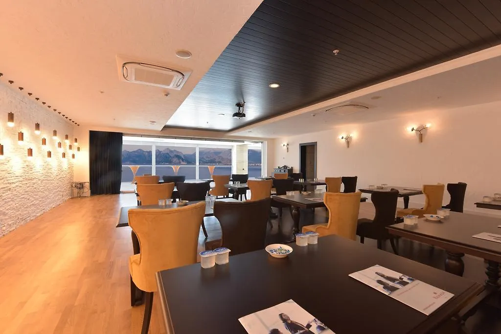 Ramada Plaza Antalya Hotel