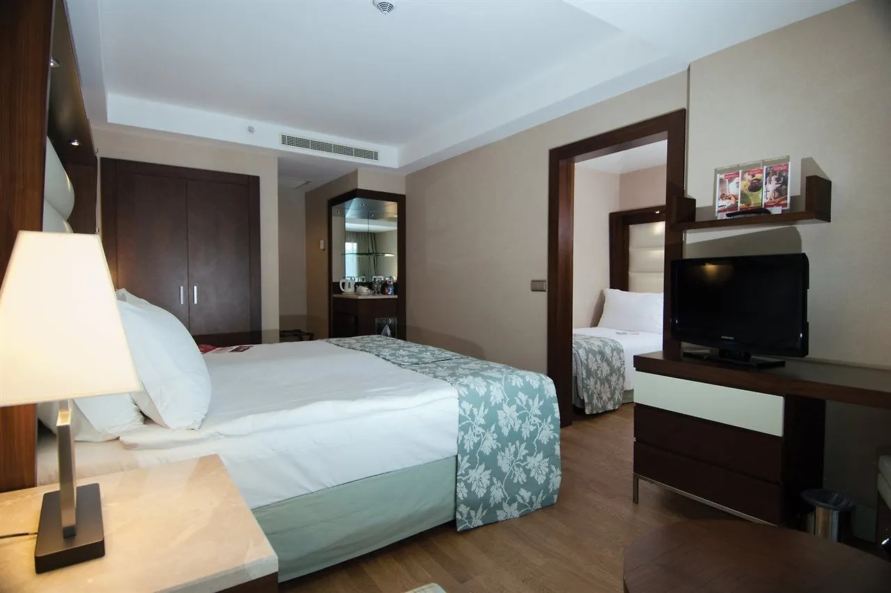 Ramada Plaza Antalya Hotel