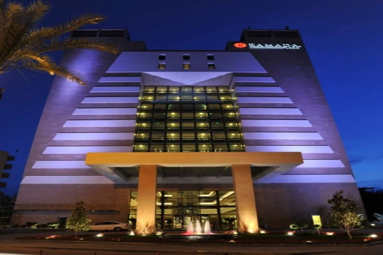 מלון Ramada Plaza אנטליה